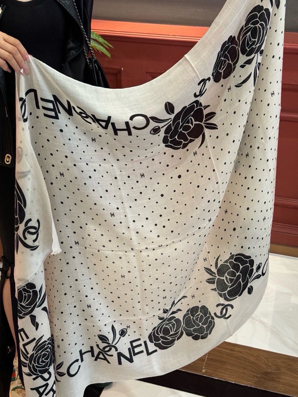 ブランドマフラー角部分ディテール